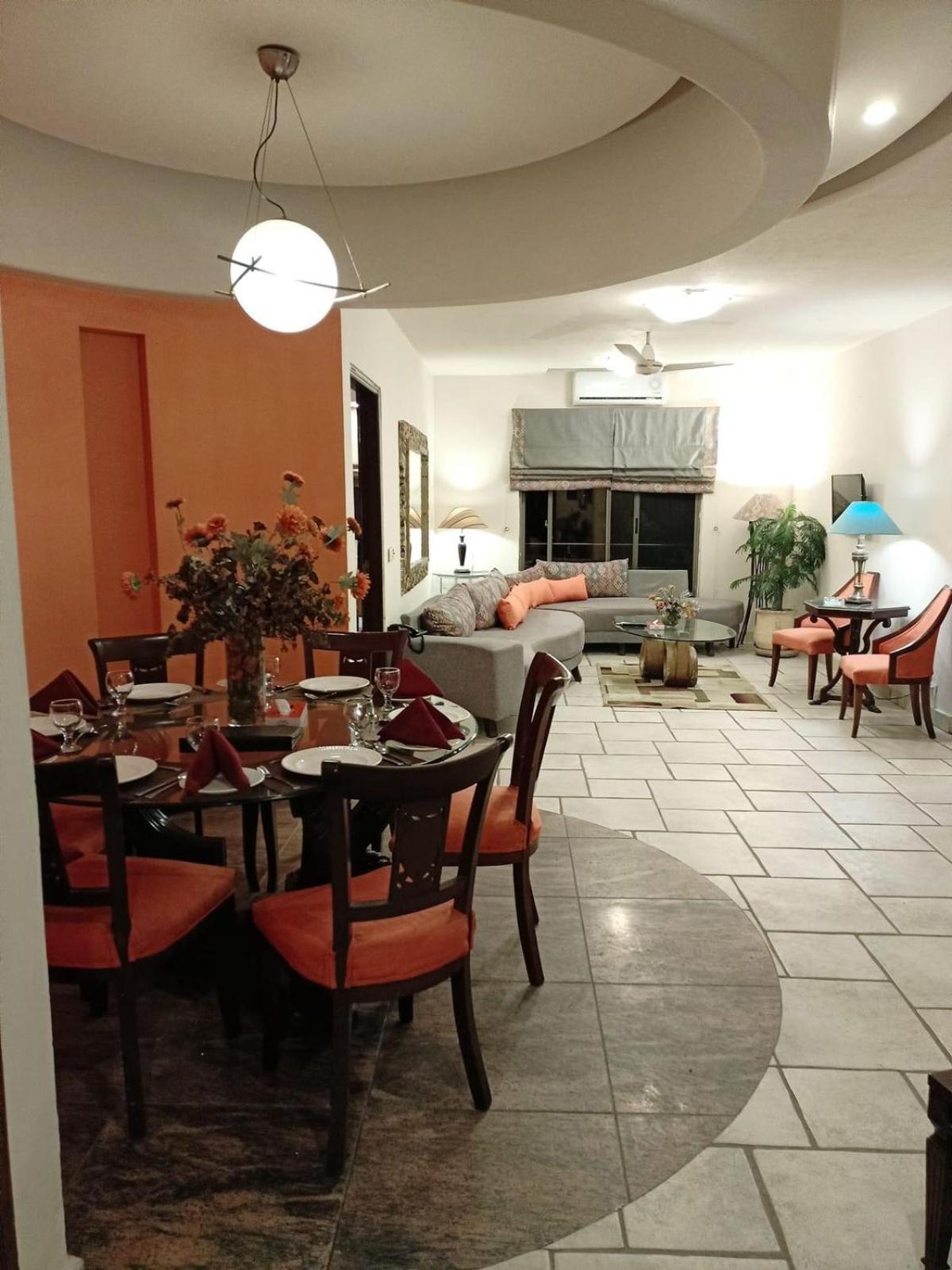 Maisonette Hotel & Apartments Лахор Екстер'єр фото