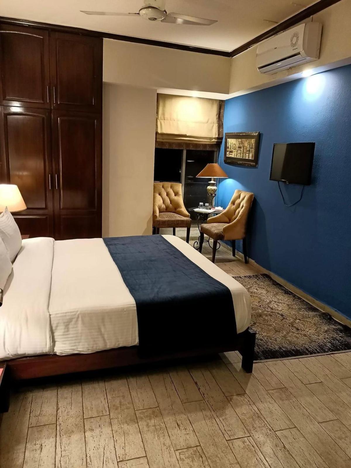 Maisonette Hotel & Apartments Лахор Екстер'єр фото