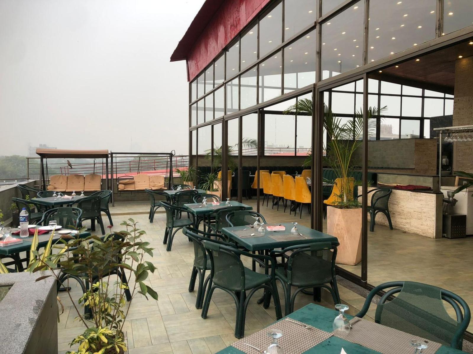 Maisonette Hotel & Apartments Лахор Екстер'єр фото