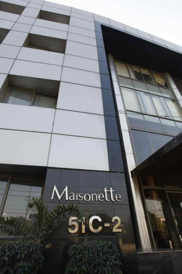Maisonette Hotel & Apartments Лахор Екстер'єр фото